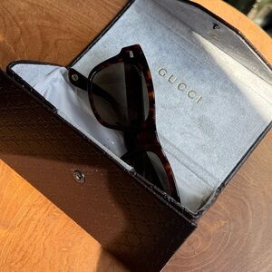 GUCCI 🟩🟥🟩 Brown Tortoise Wayfarer Sunglasses